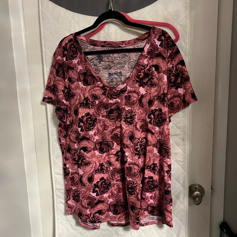 Torrid Tee NWOT
